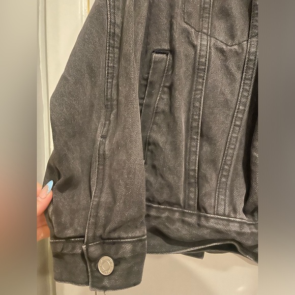 Miss Guided Washed Black Denim Jacket - Picture 3 of 4